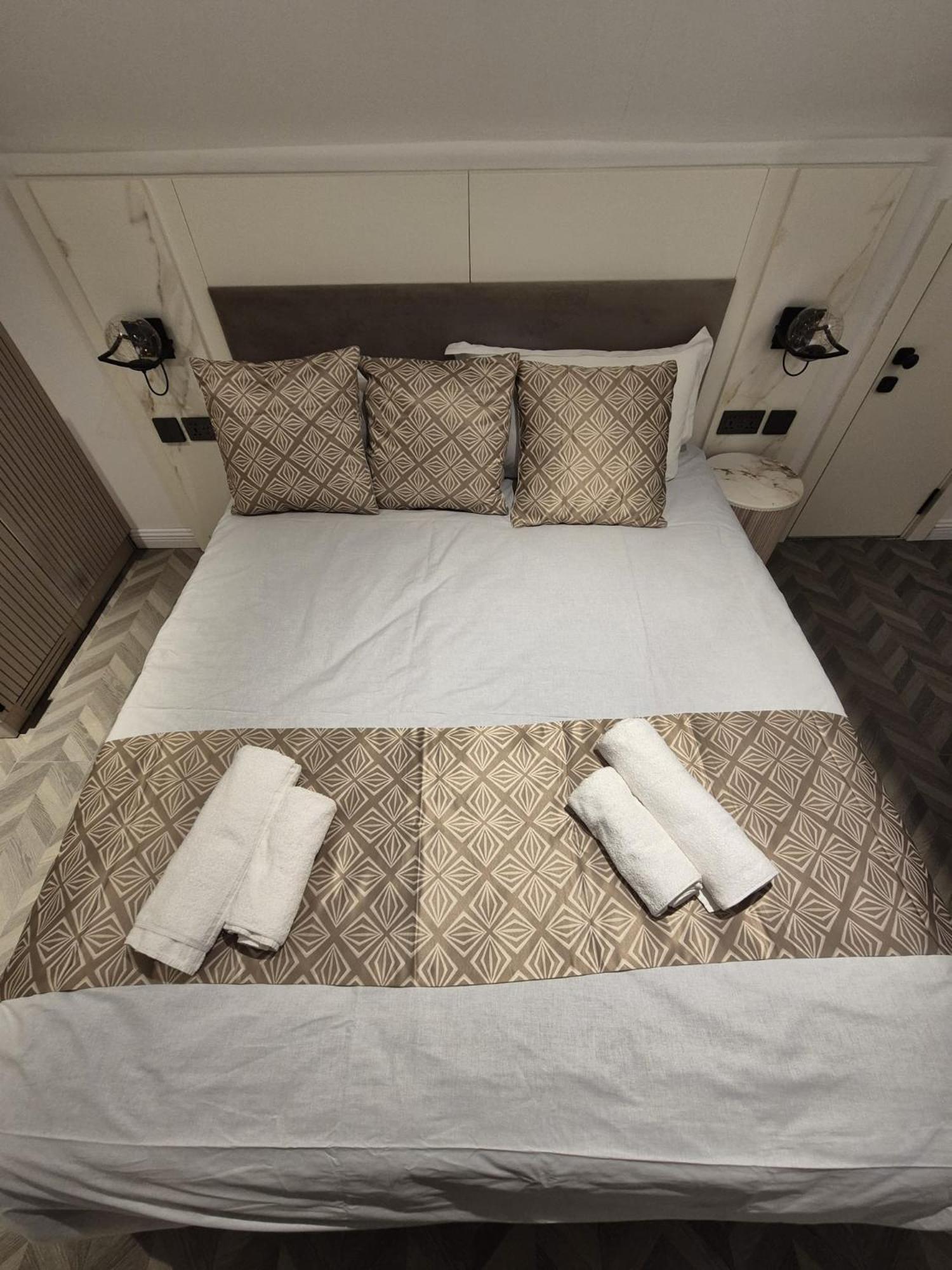 Rosemay Hotel Near London Heathrow Airport Гейс Екстер'єр фото