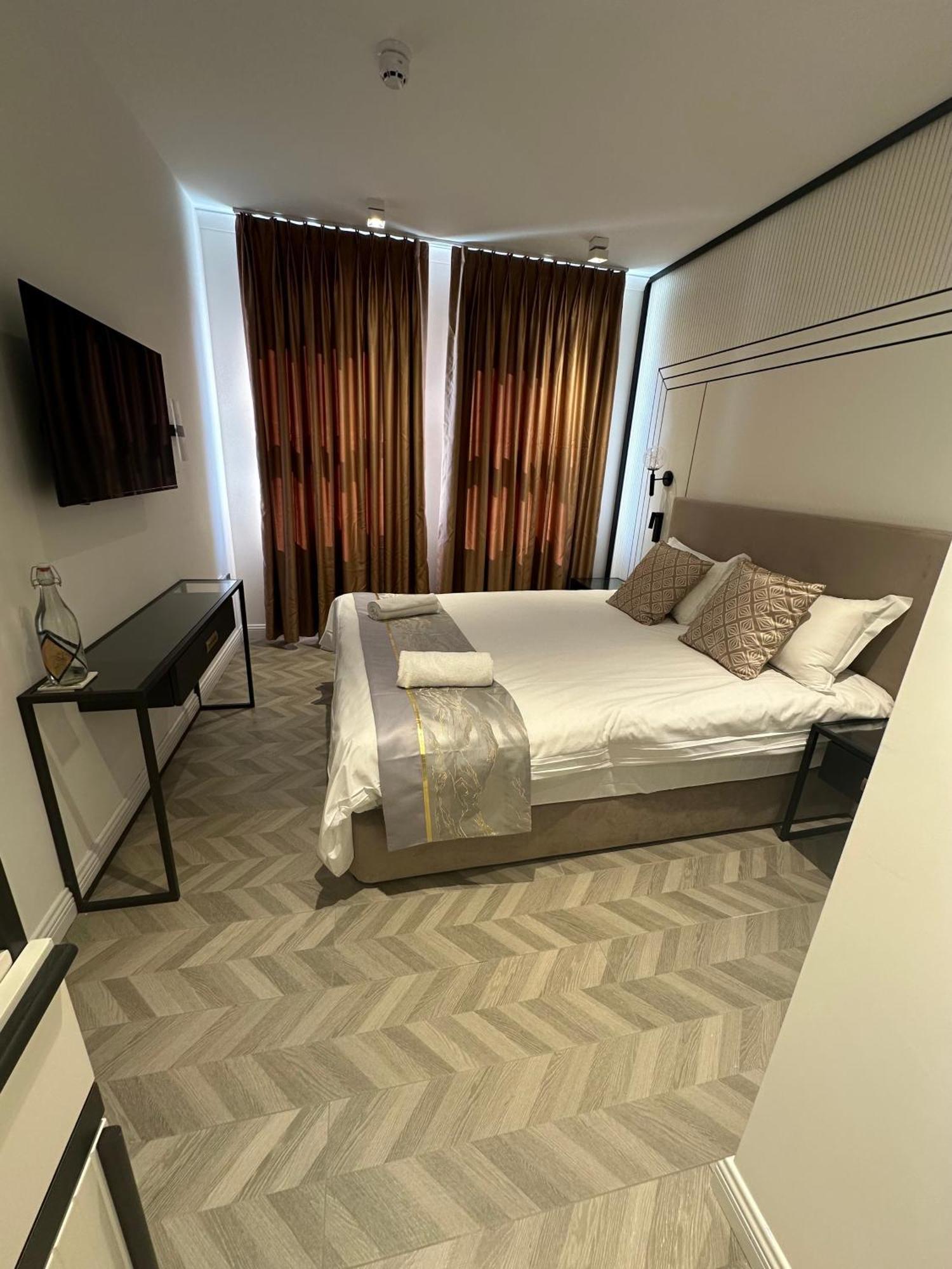Rosemay Hotel Near London Heathrow Airport Гейс Екстер'єр фото