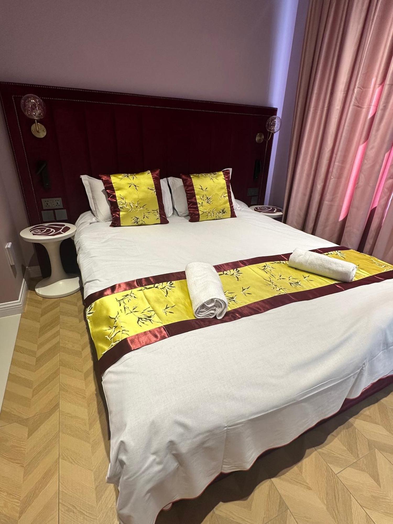Rosemay Hotel Near London Heathrow Airport Гейс Екстер'єр фото
